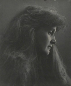 Leonora Piper, medium, by Eveleen Myers (née Tennant), platinum print, 1890 © National Portrait Gallery, London