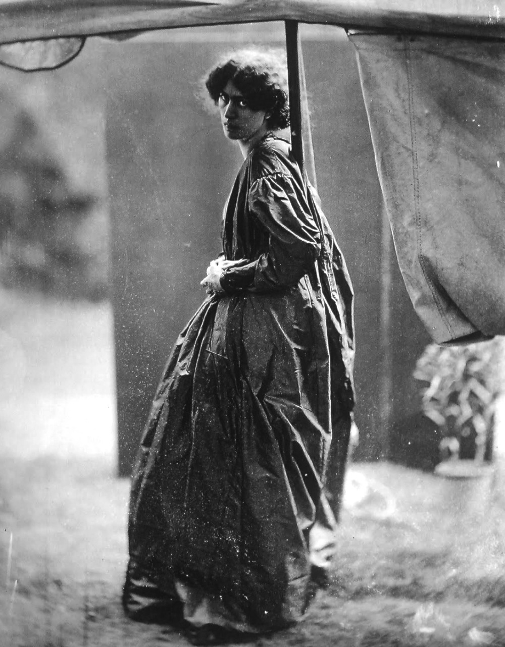Jane Morris. Posed by Dante Gabriel Rossetti, photographed by John Robert Parsons